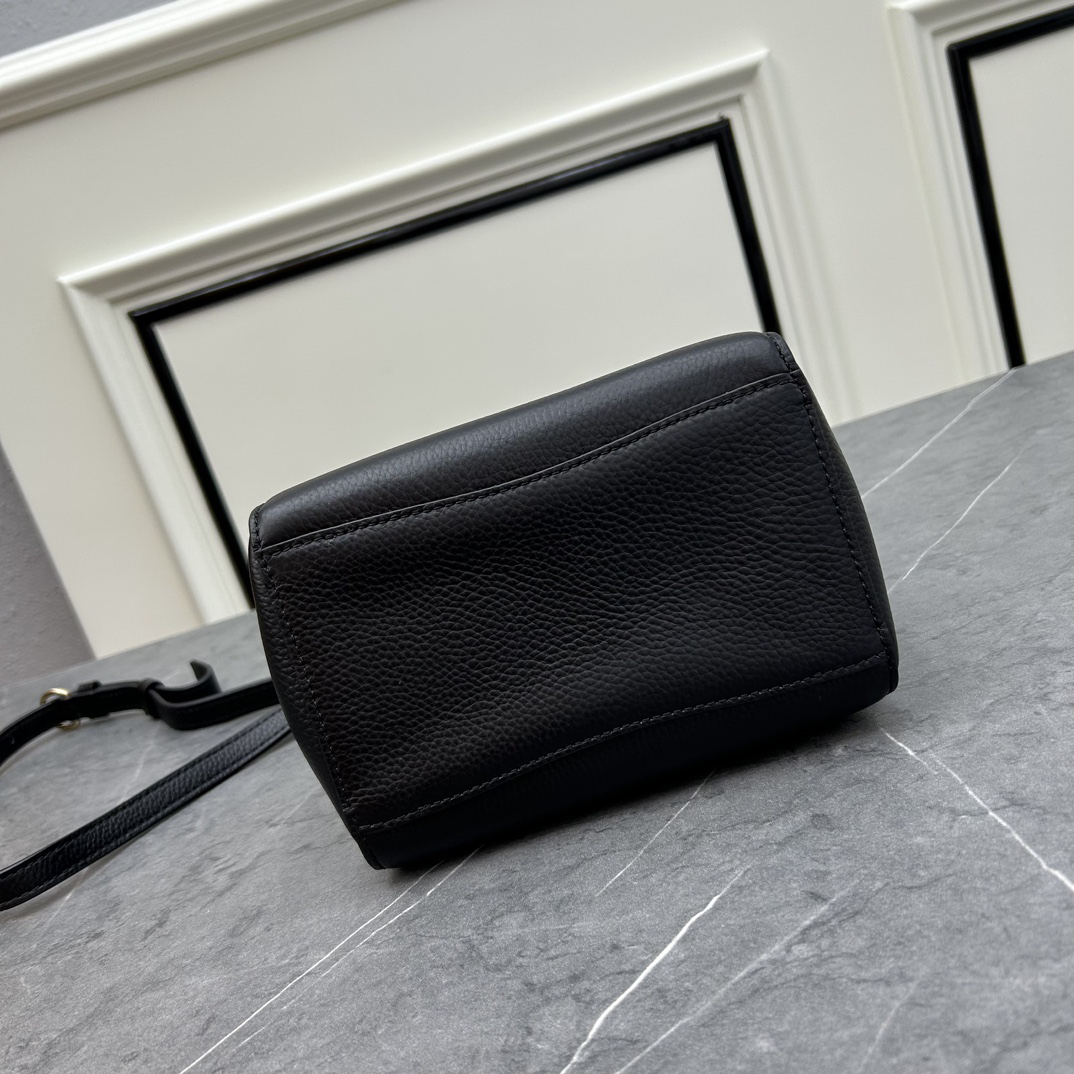 トリー バーチ「Tory Burch」 MCGRAW HOBO スモールショルダーバッグ