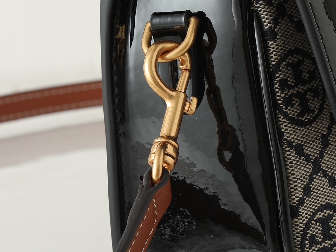 トリー バーチ「Tory Burch」Tofu ショルダーバッグ