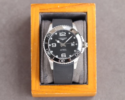 ロンジン「Longines」HydroConquestセラミックベゼル メンズウォッチ41MM