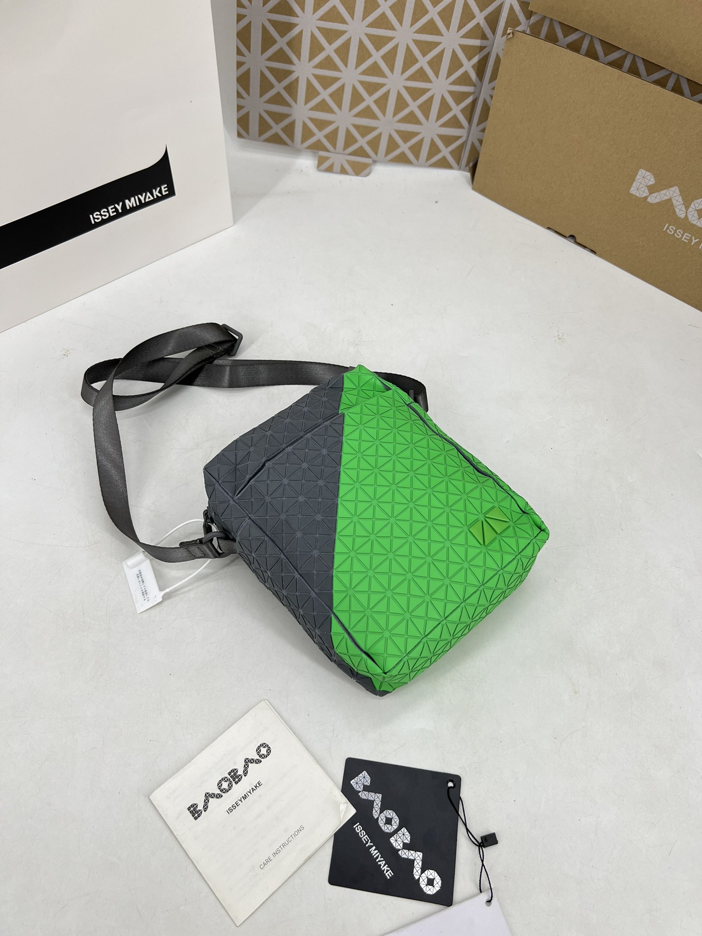 イッセイ・ミヤケ「Issey Miyake」  KURO PATCHWORK ショルダーバッグ