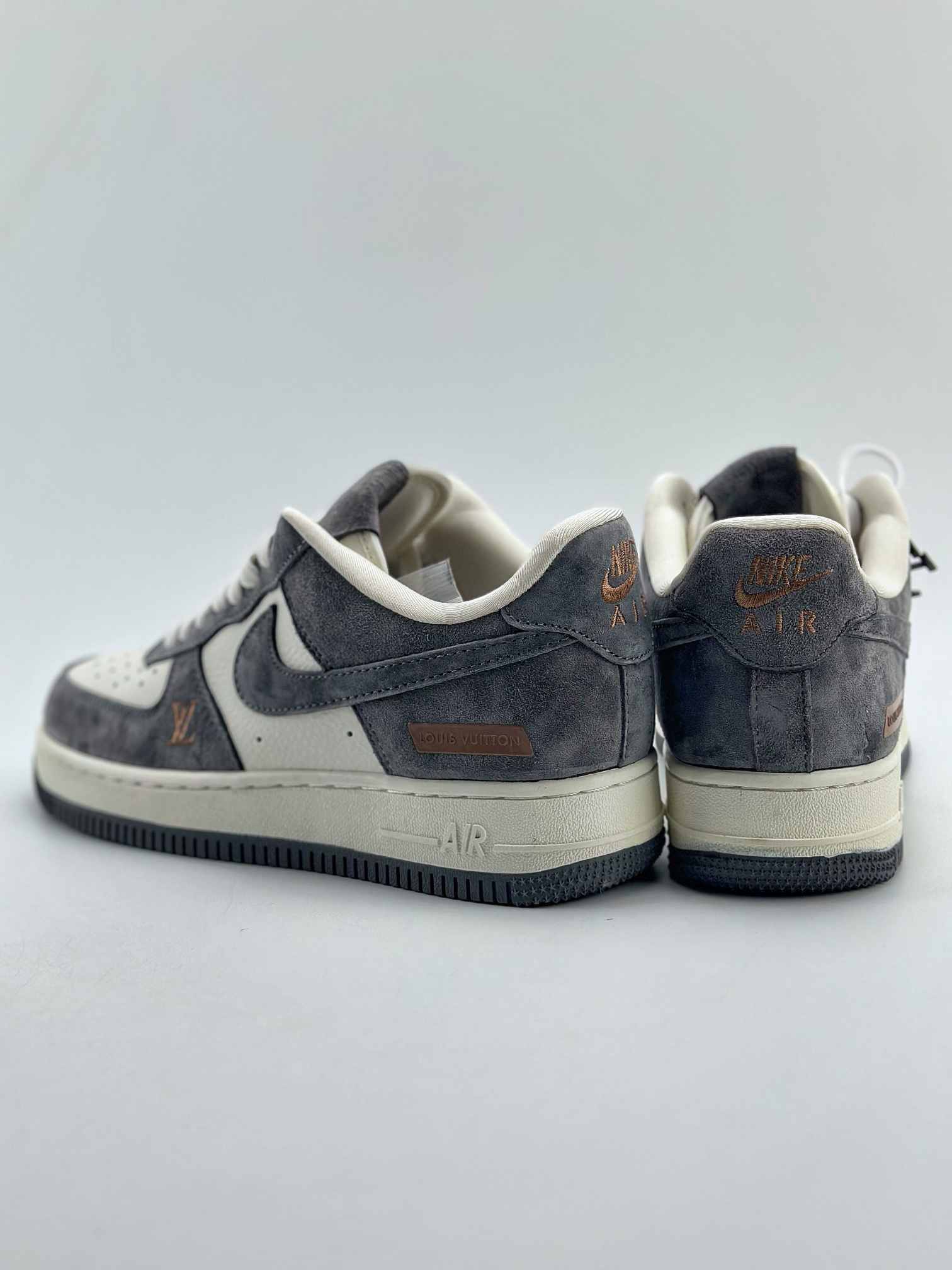 「コラボモデル」Louis Vuitton x Nike Air Force 1 Low スニーカー
