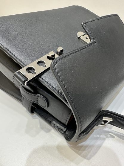 デルヴォー「Delvaux」Tempete MM 牛頸紋レザー ショルダーバッグ-ISETAN PRESTIGE CURATED