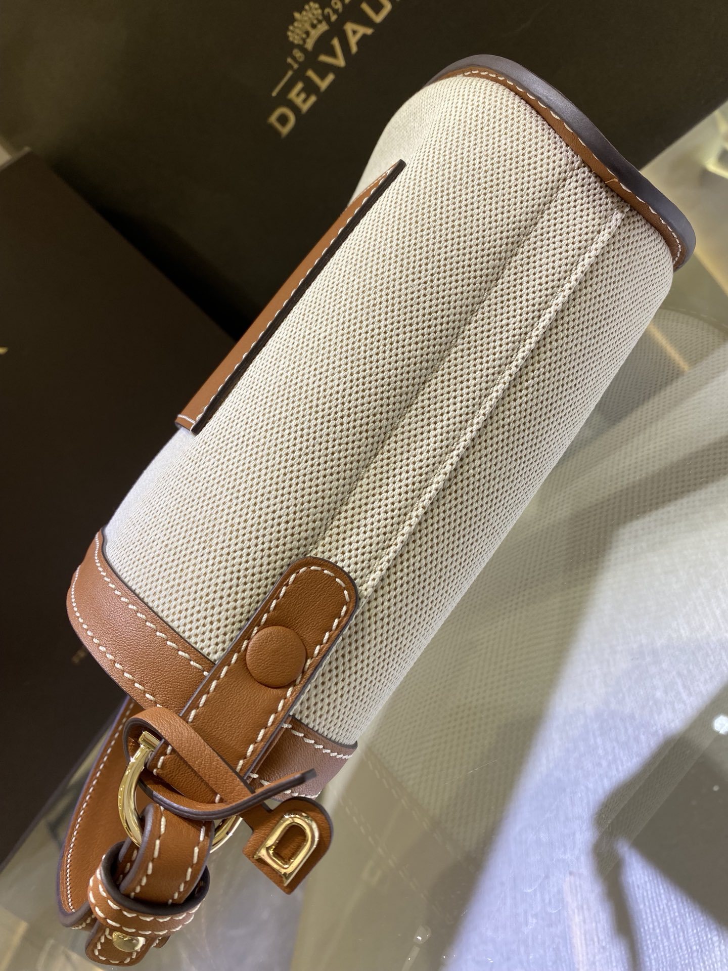 デルヴォー「Delvaux」