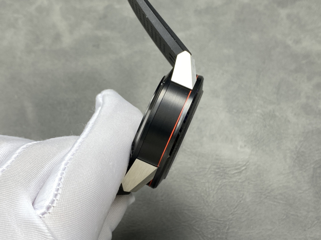 タグ・ホイヤー「TAG Heuer」カレラ ヒューアークロノグラフ 腕時計43mm