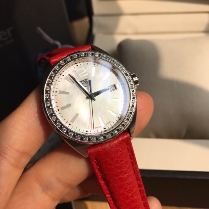タグ・ホイヤー「TAG Heuer」フォーミュラ1 レディースクォーツ 腕時計35mm