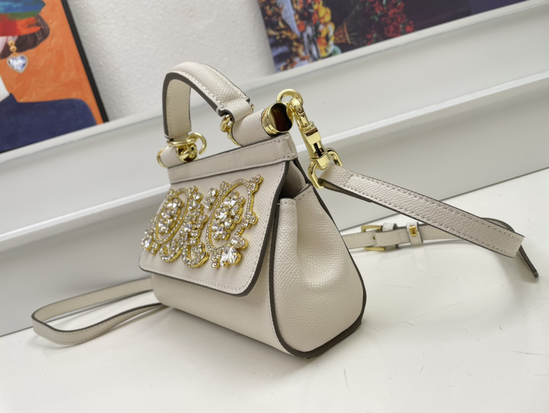 ドルチェ・アンド・ガッバーナ「D&G」クリスタルエンベリッシュド ミニバッグ