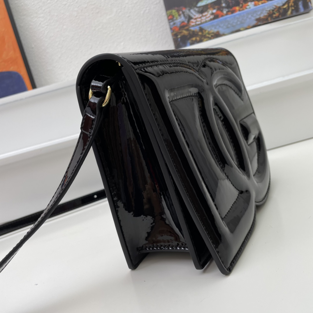 ドルチェ・アンド・ガッバーナ「D&G」ラミネートレザー ショルダーバッグ