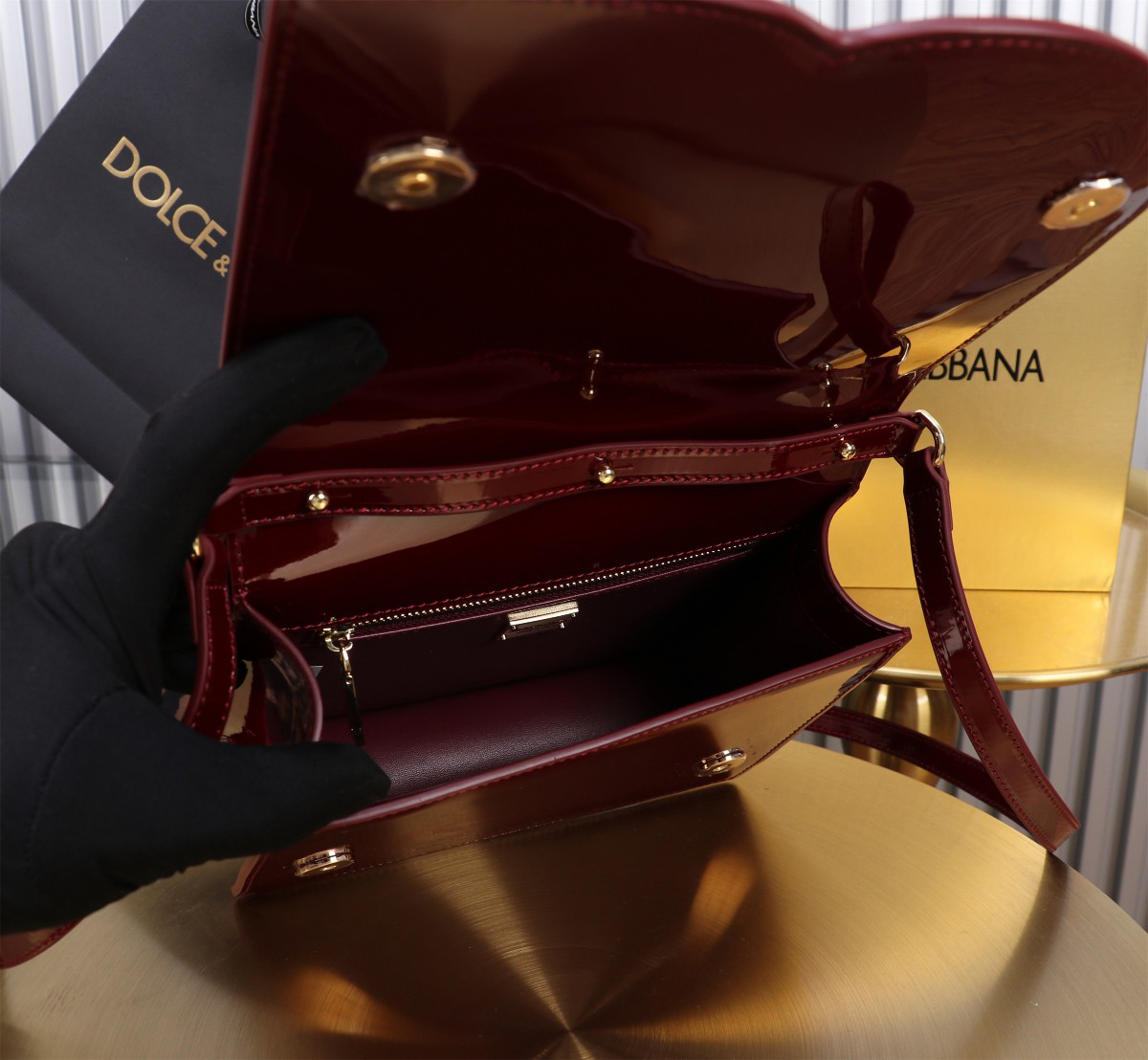 ドルチェ・アンド・ガッバーナ「D&G」ロゴバッグ ジオメトリック ショルダーバッグ