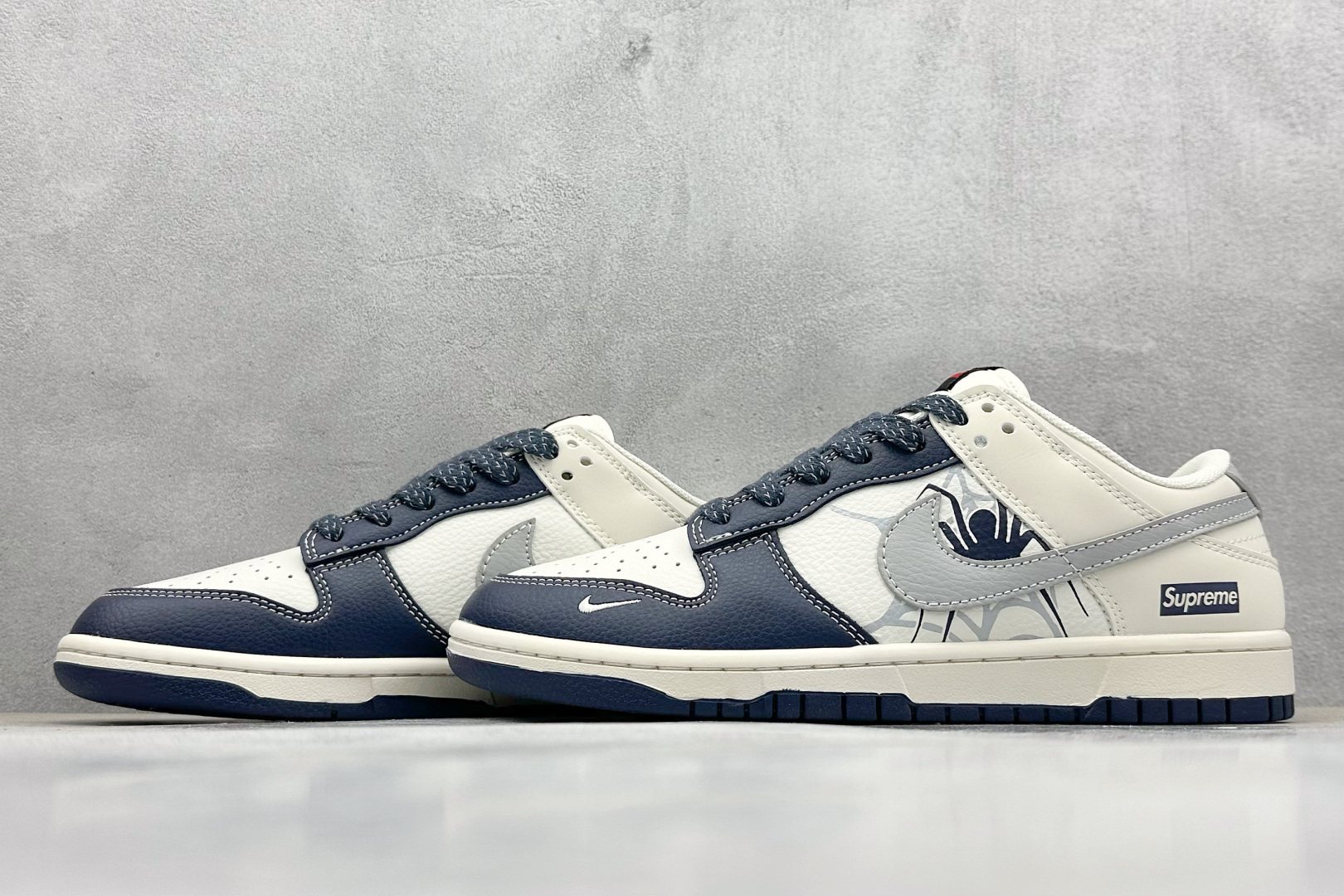 「コラボモデル」Nike SB Dunk Low x Supreme コラボレーション ロー タイプ スケート シューズ