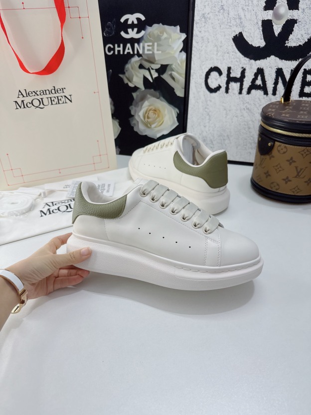 アレキサンダー・マックイーン［Alexander McQueen］Oversized Sneaker "Silk-Embossed Leather" スニーカー