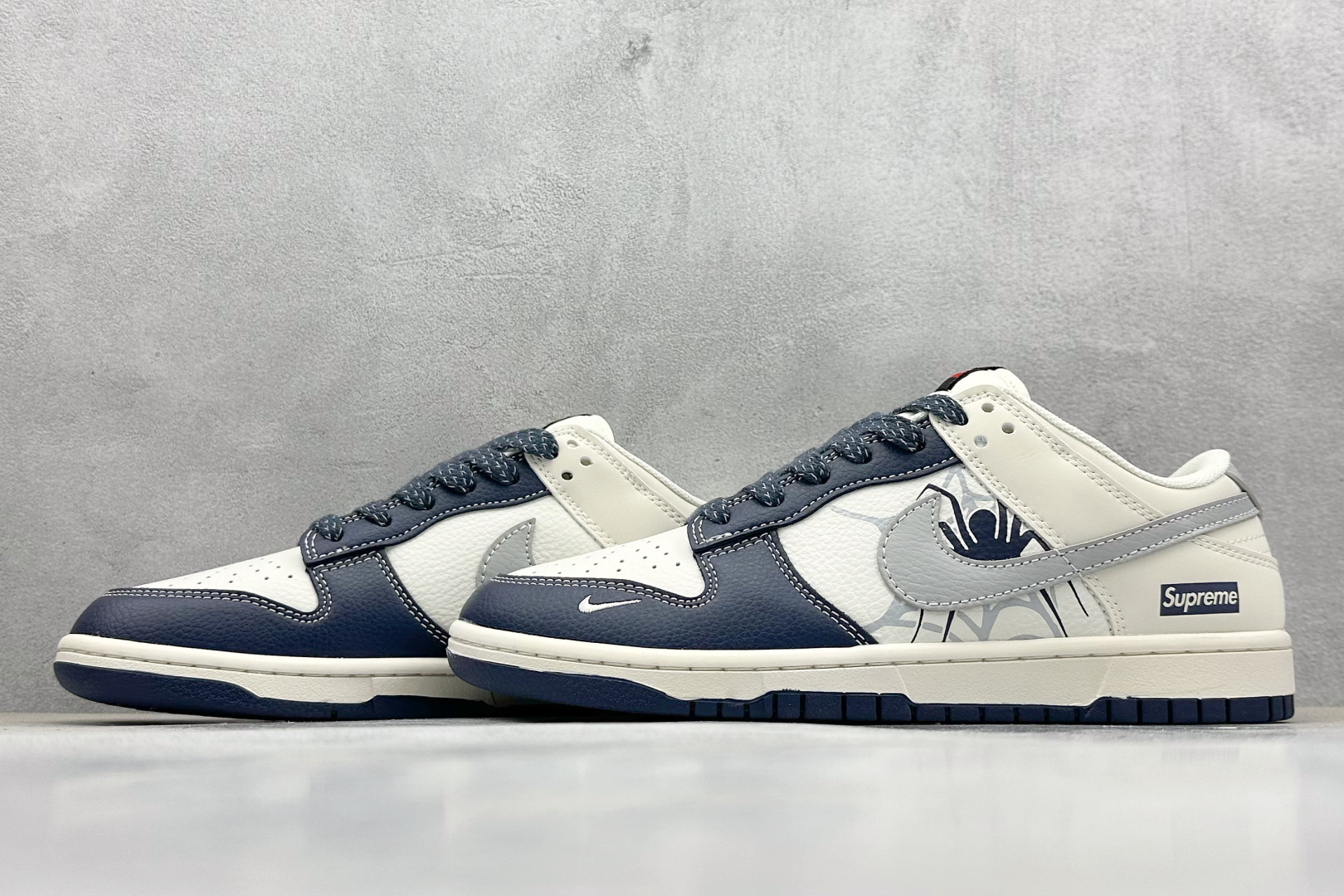 「コラボモデル」Nike SB Dunk Low x Supreme コラボレーション ロー タイプ スケート シューズ