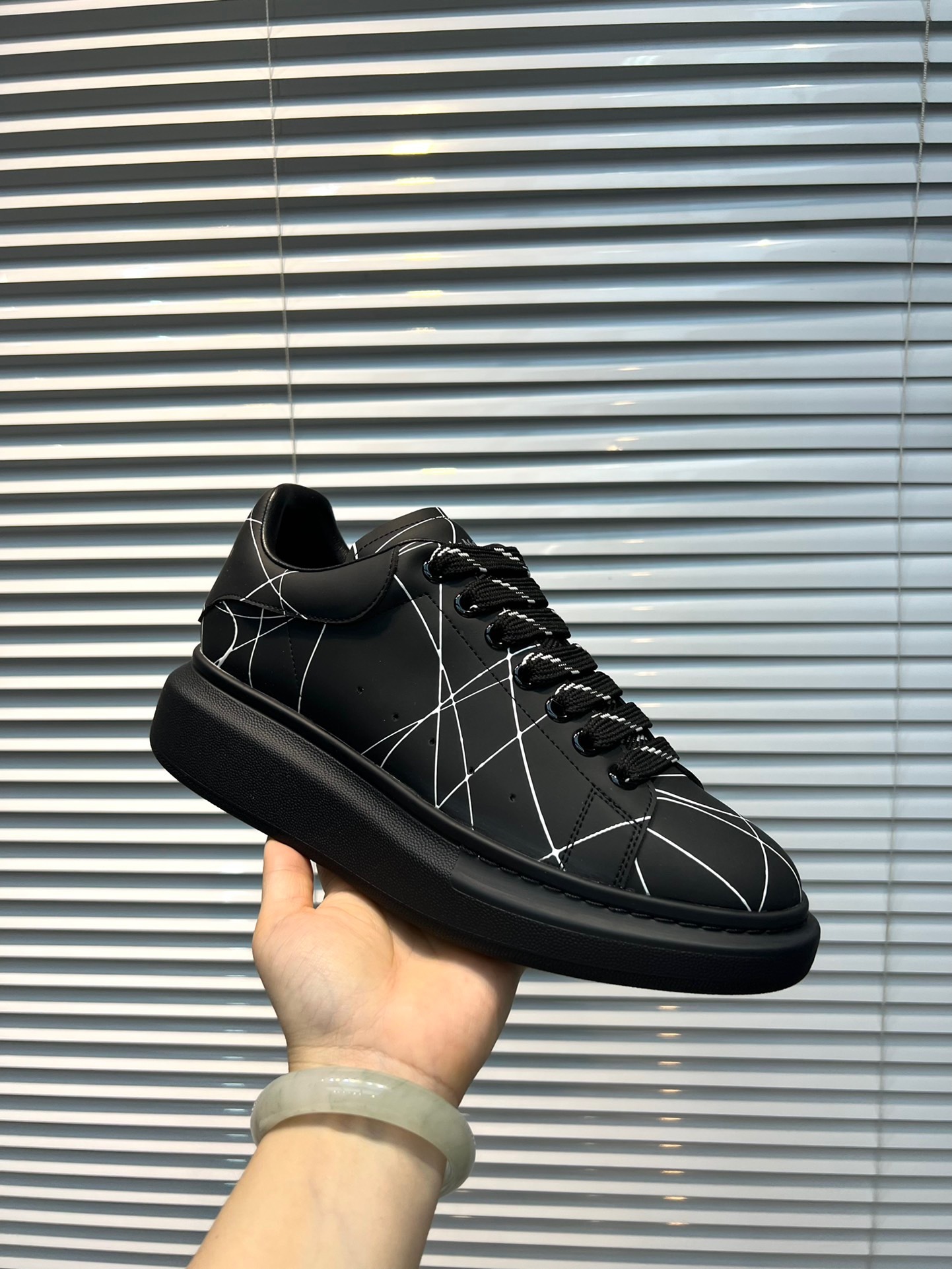 アレキサンダー・マックイーン［Alexander McQueen］Oversized Sneaker "Classic White" スニーカー