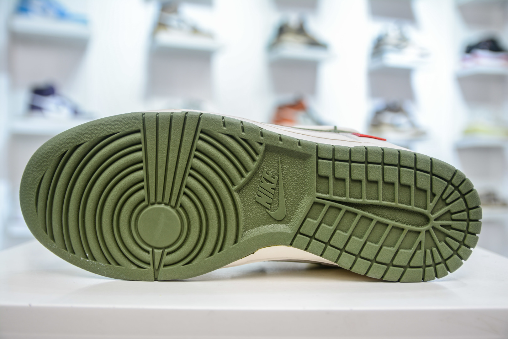 「コラボモデル」Supreme x Nike SB Dunk Low SUP ミッドナイトグリーン スニーカー