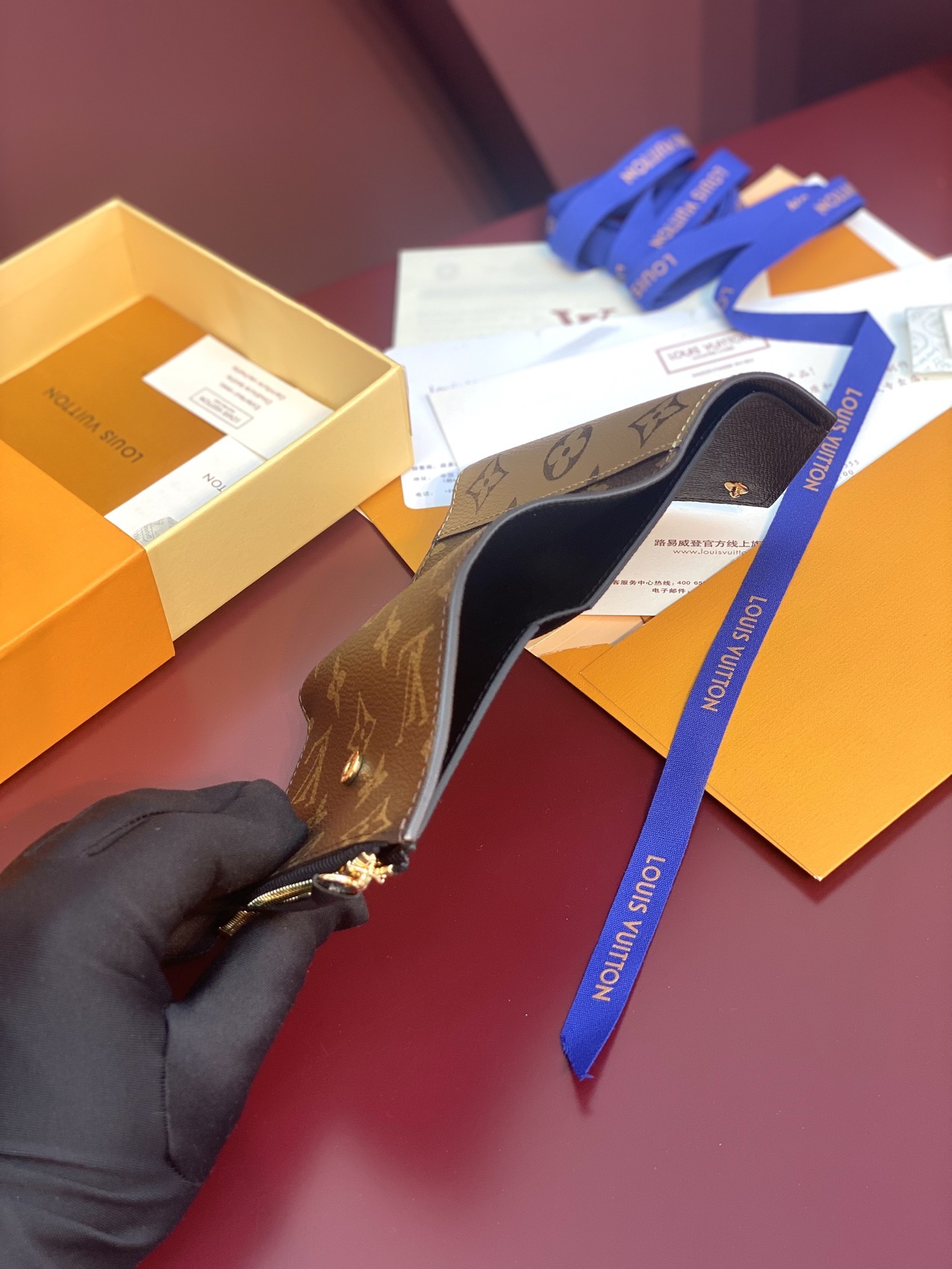 ルイ・ヴィトン(Louis Vuitton) ポルトフォイユヴィクトリーヌ