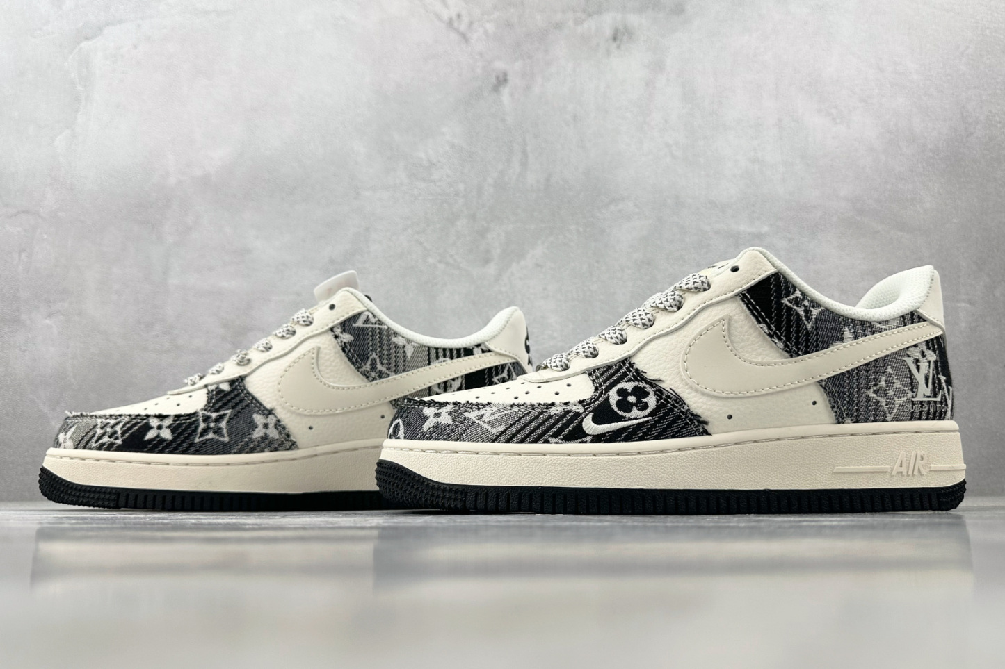 「コラボモデル」Louis Vuitton x Nike1 '07 スニーカー