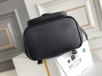 シャネル「Chanel」DUMA チェーンショルダーバッグ スモール レザー