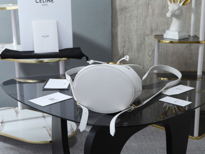 セリーヌ「Celine」BONNIE スムースレザー バックパック