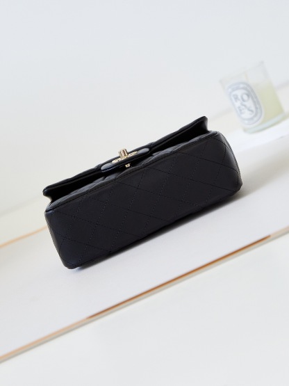 シャネル「Chanel」23K クラシックフラップ ミニ チェーン＆ハンドル ショルダーバッグ