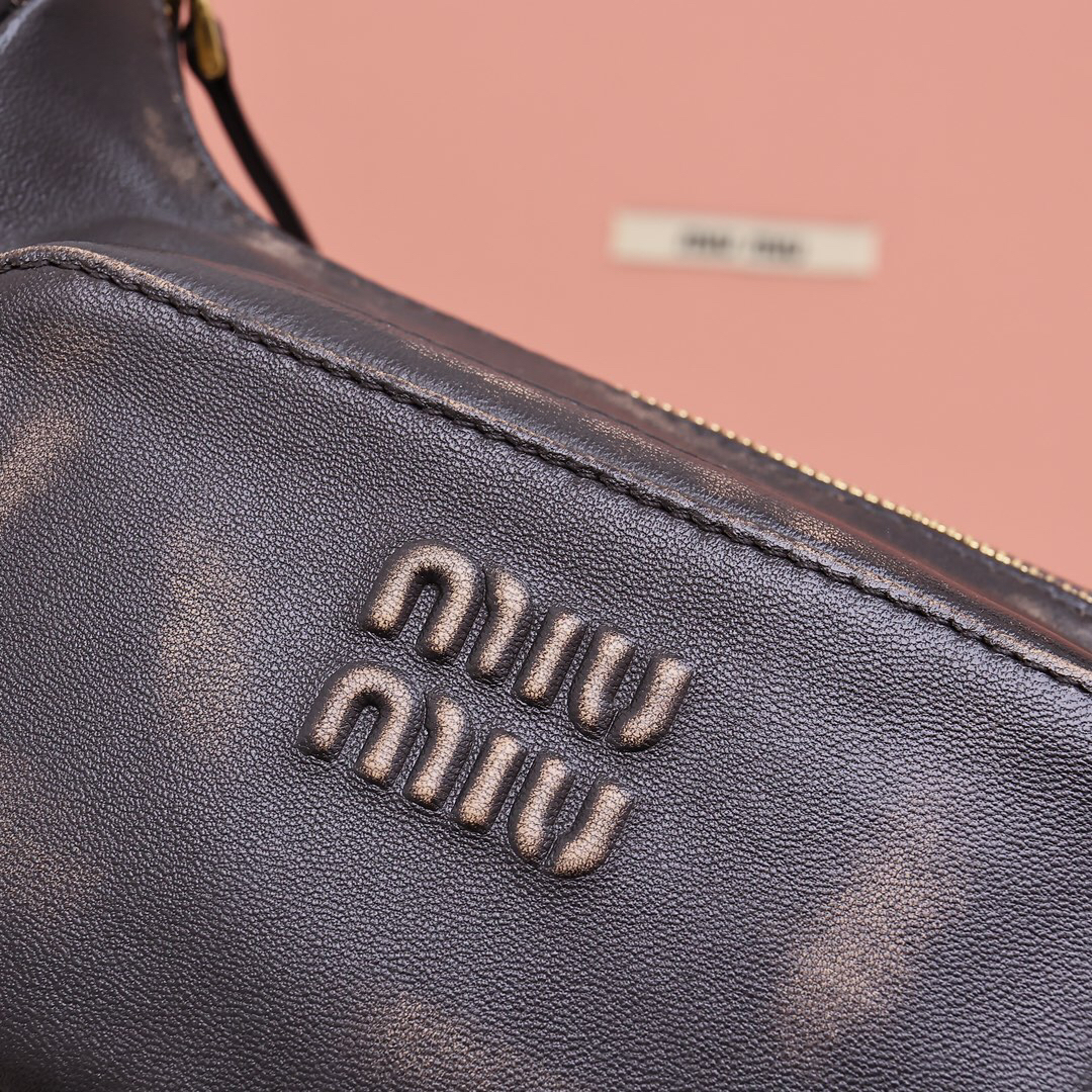 ミュウミュウ「Miu Miu」Matelassé バイカー バッグ