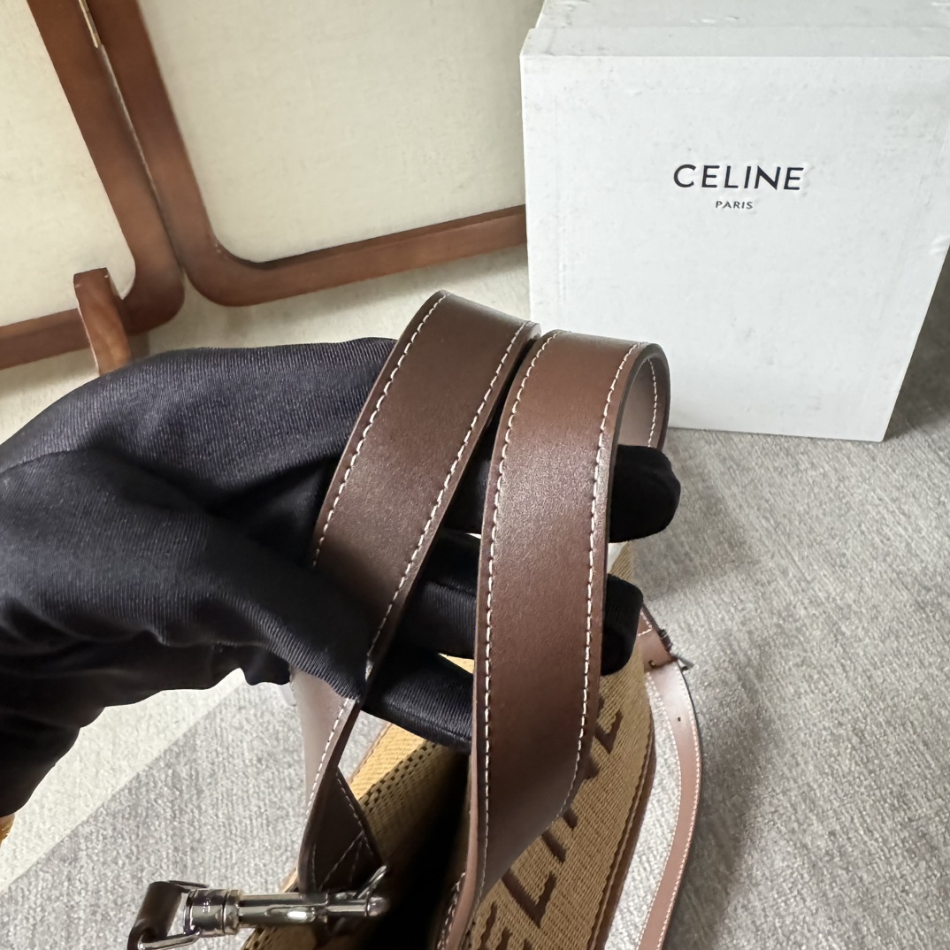 セリーヌ「Celine」Plein Soleilシリーズ ラフィアトートバッグ
