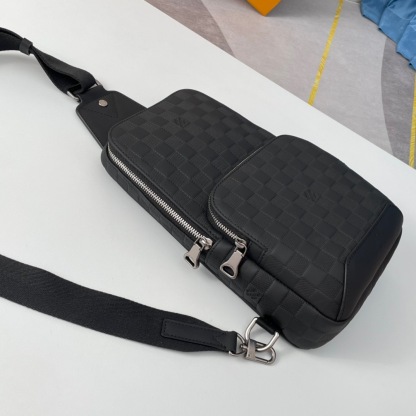 ルイ・ヴィトン「Louis Vuitton」Avenue ダミエ・アンフィニ レザー ショルダーバッグ