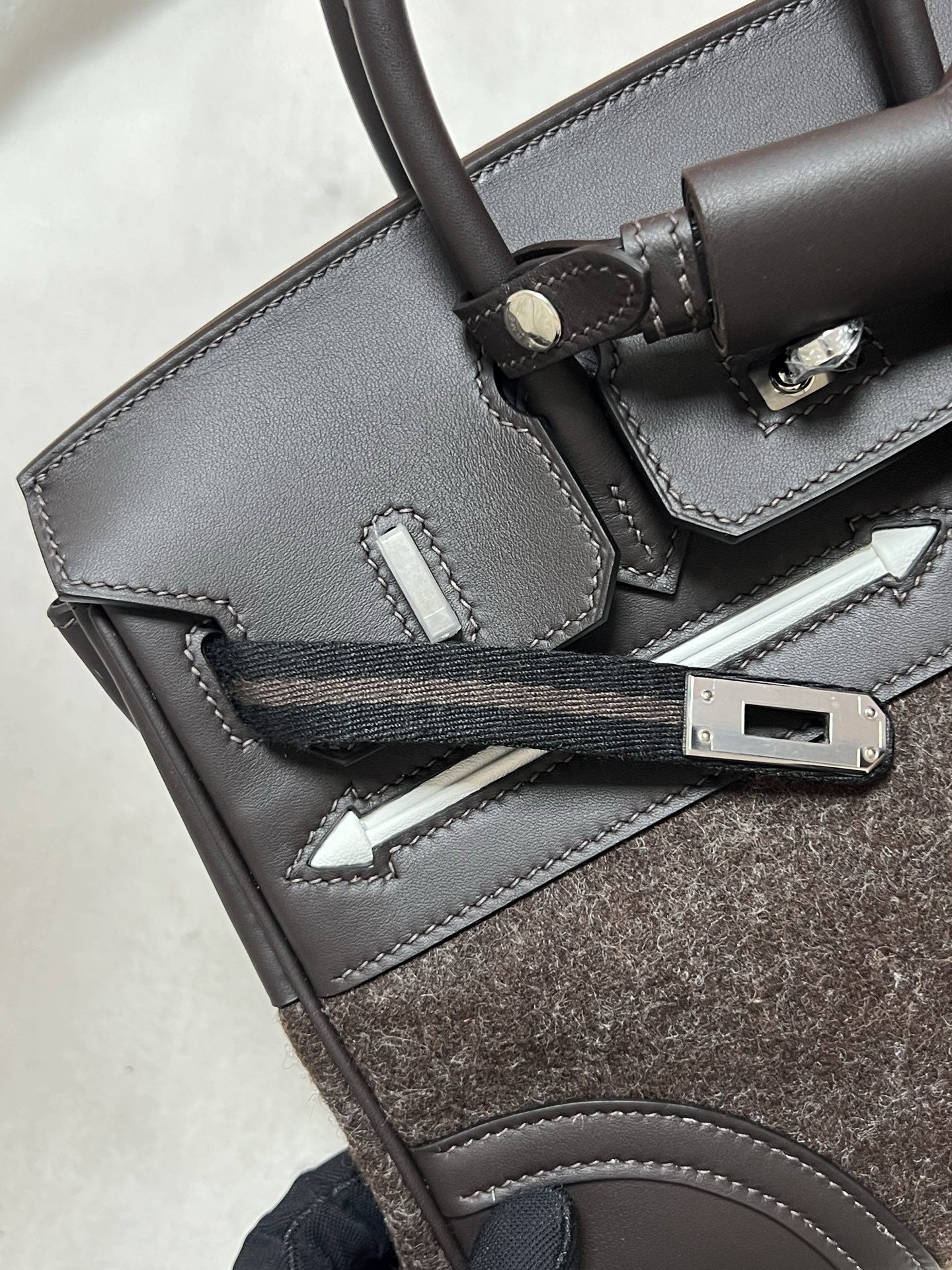 エルメス「Hermès」ウッド（烏木色）スウィフトレザー＆フェルト シルバーハードウェア バッグ