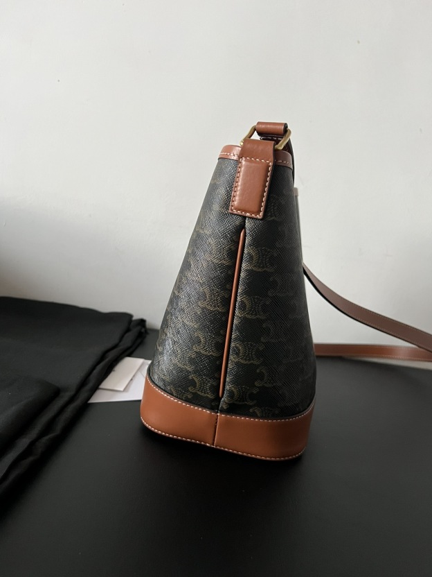 セリーヌ「Celine」凱旋プリントのバケツバッグを特注しました