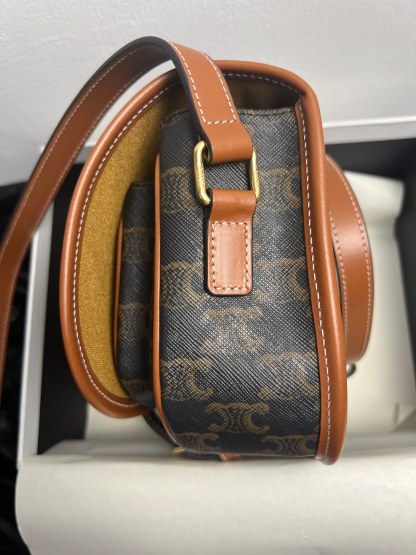 セリーヌ「Celine」トリアンフ モノグラム サドルバッグ