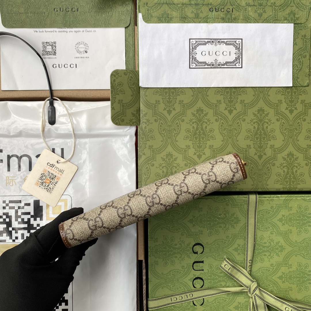 グッチ「Gucci」シグネチャー レザー ウェブ ジップアラウンドウォレット