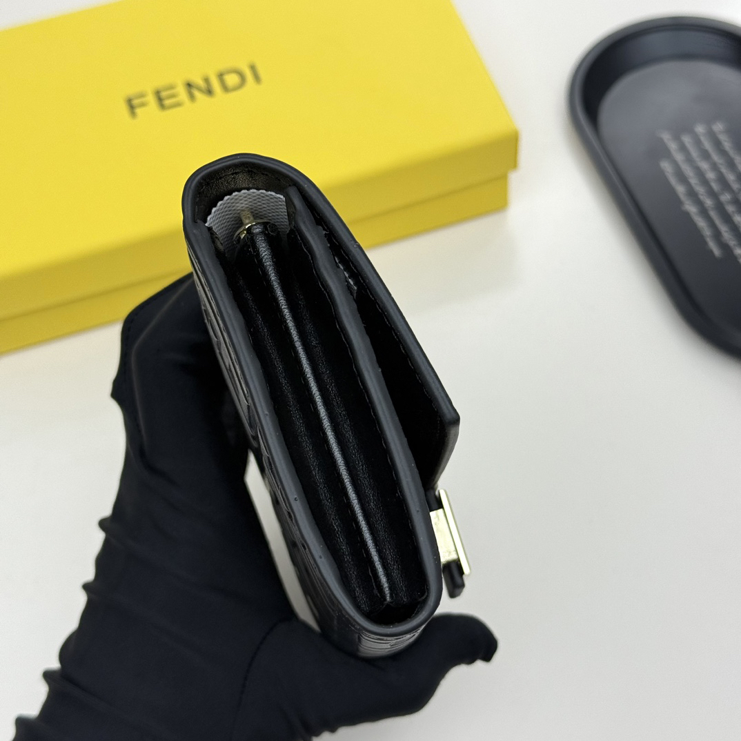 フェンディ「Fendi」マルチファンクション ロング財布