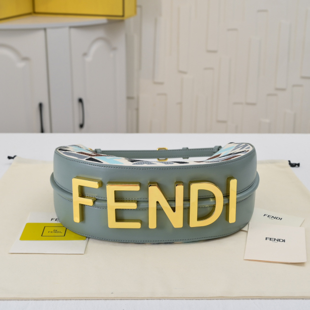 フェンディ「Fendi」Fendigraphy スモール ホボバッグ