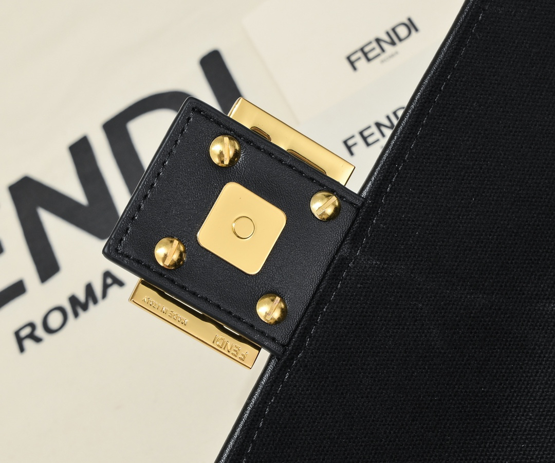 フェンディ「Fendi」Baguette FFエンブロイダリー ショルダーバッグ
