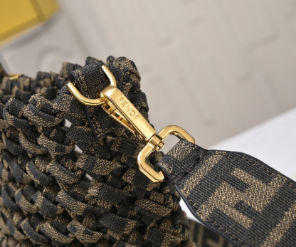 フェンディ「Fendi」FF Tote メディウム ショルダーバッグ