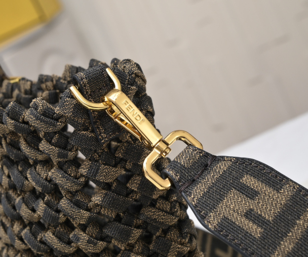 フェンディ「Fendi」FF Tote メディウム ショルダーバッグ