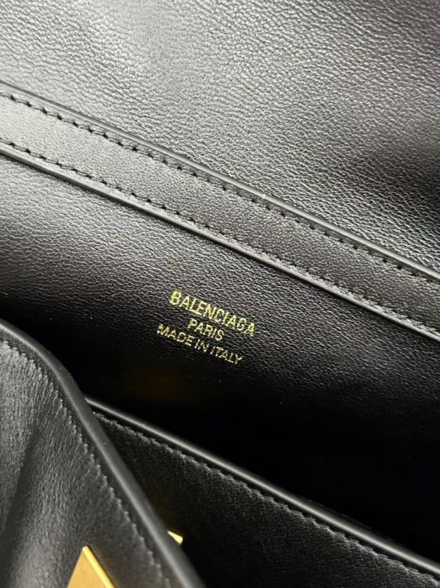 バレンシアガ「Balenciaga」Rodeo クロスボディバッグ