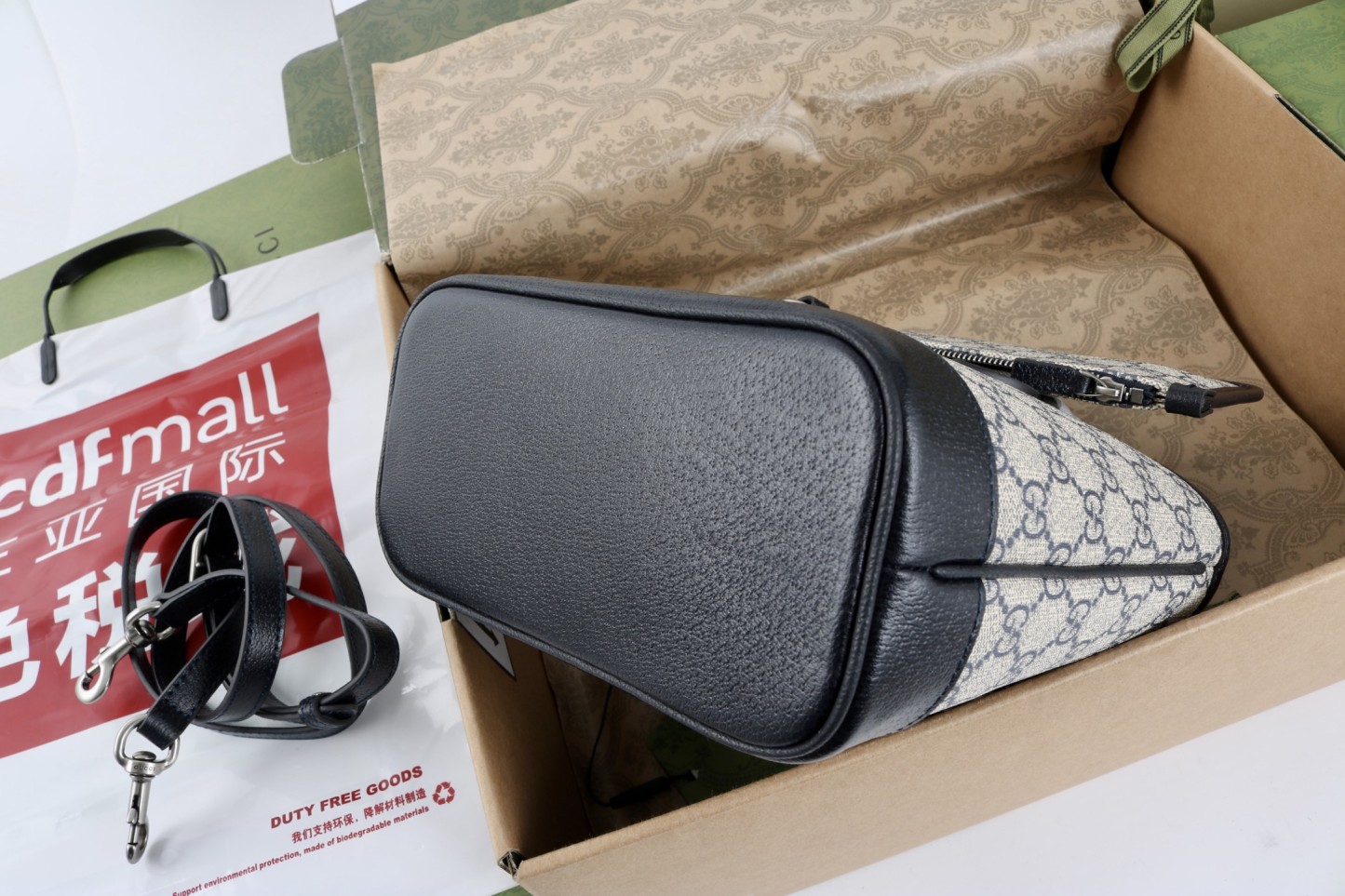 グッチ「Gucci」Ophidia 中号 ショルダーバッグ