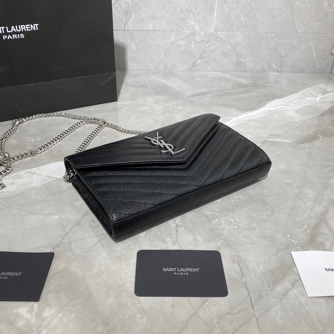 サンローラン「Saint Laurent」‌ MONOGRAM キャビアレザー エンンベロープバッグ‌