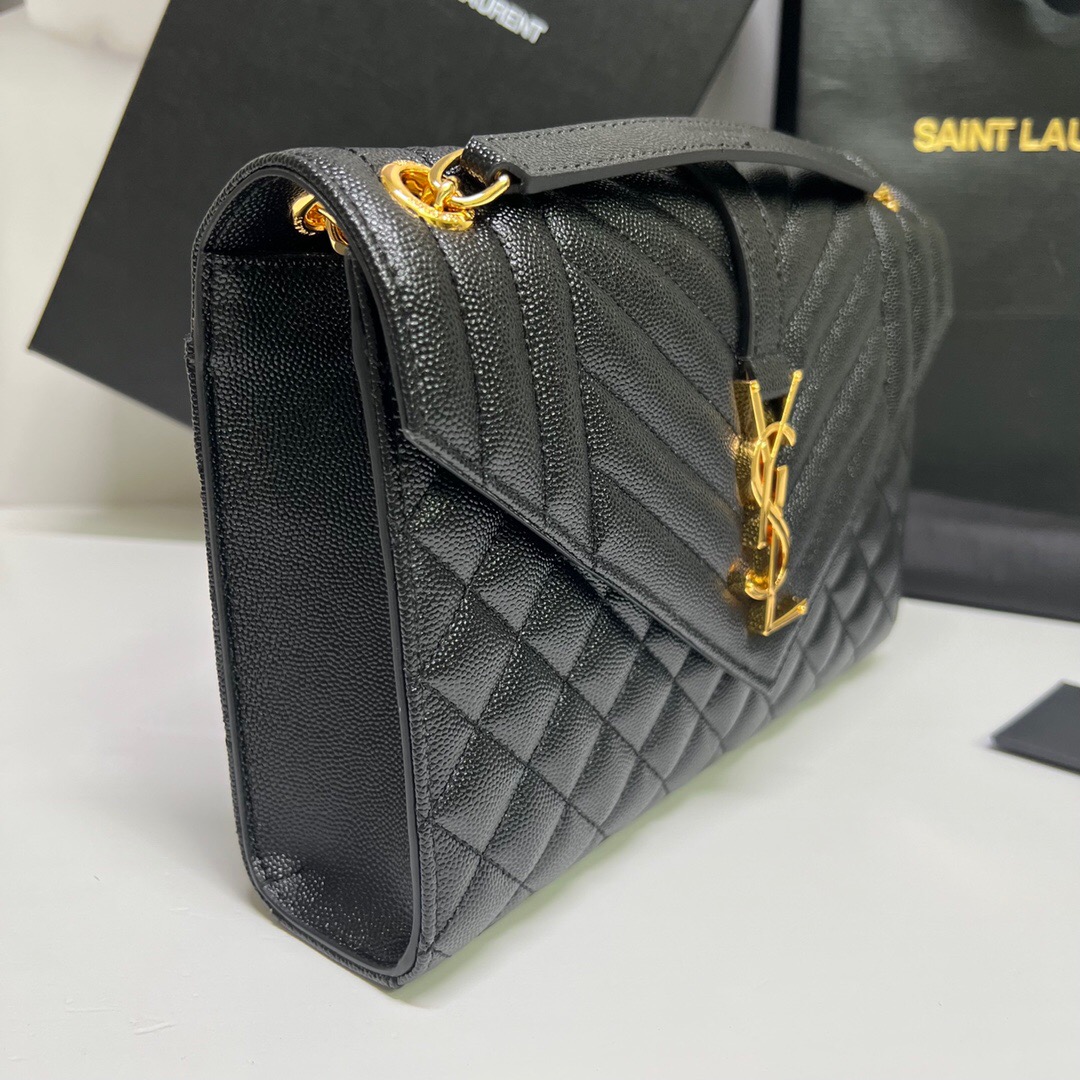 サンローラン「Saint Laurent」‌ ENVELOPE 中サイズ キャビアレザー エンンベロープバッグ