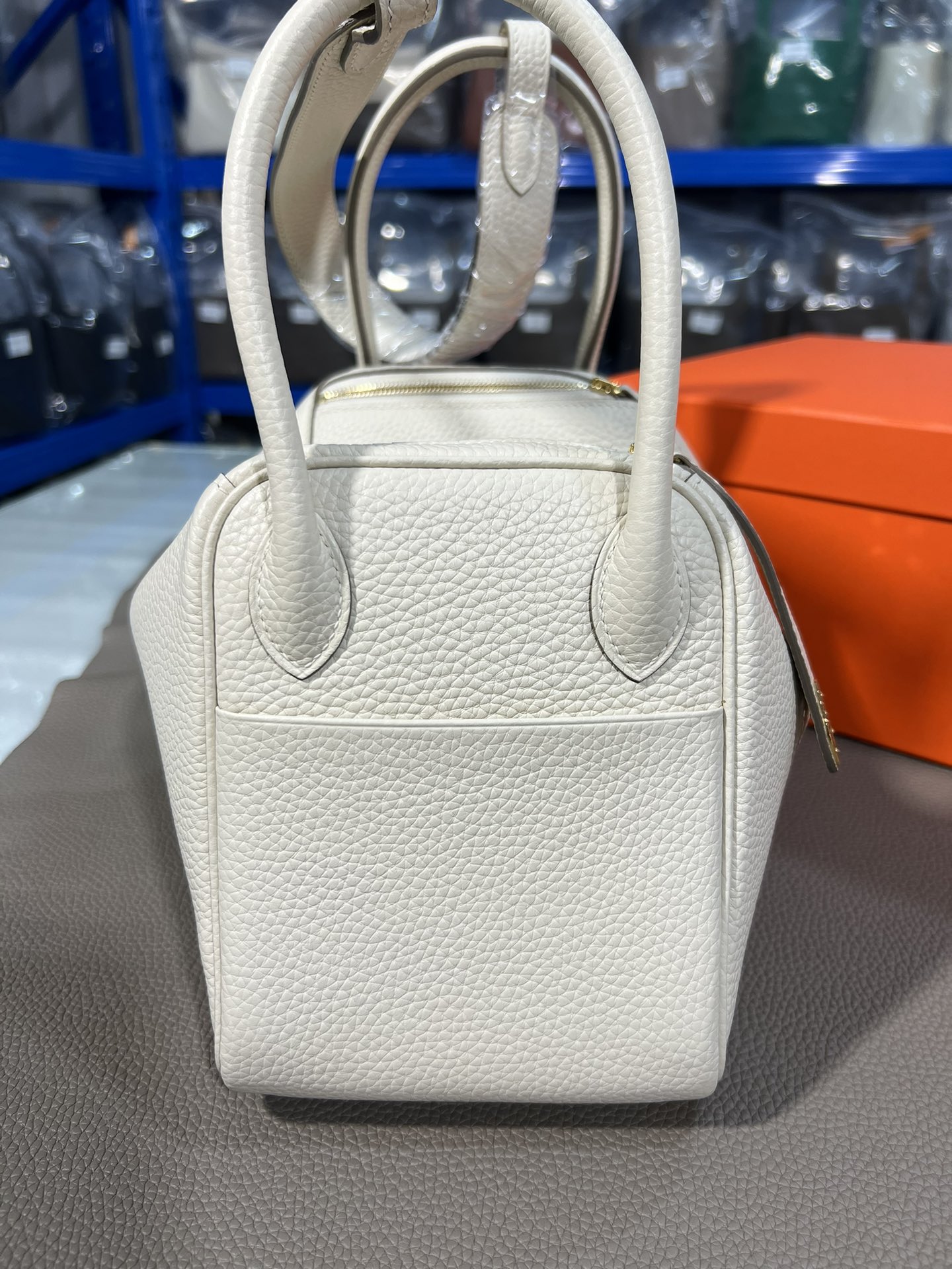 エルメス「Hermès」 Mini Lindy 19 ショルダーバッグ