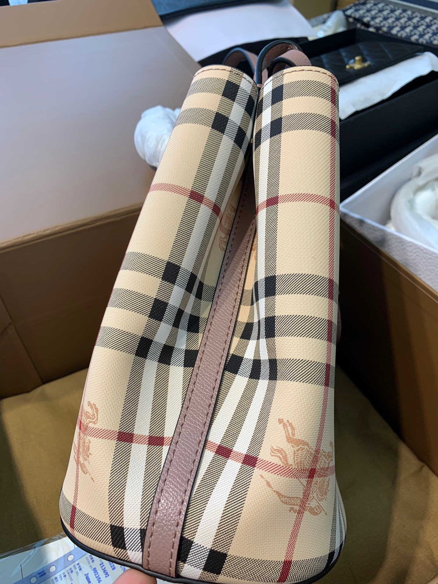 バーバリー「Burberry」TBモノグラム レザー&キャンバス ミニ ウォーターバッグ