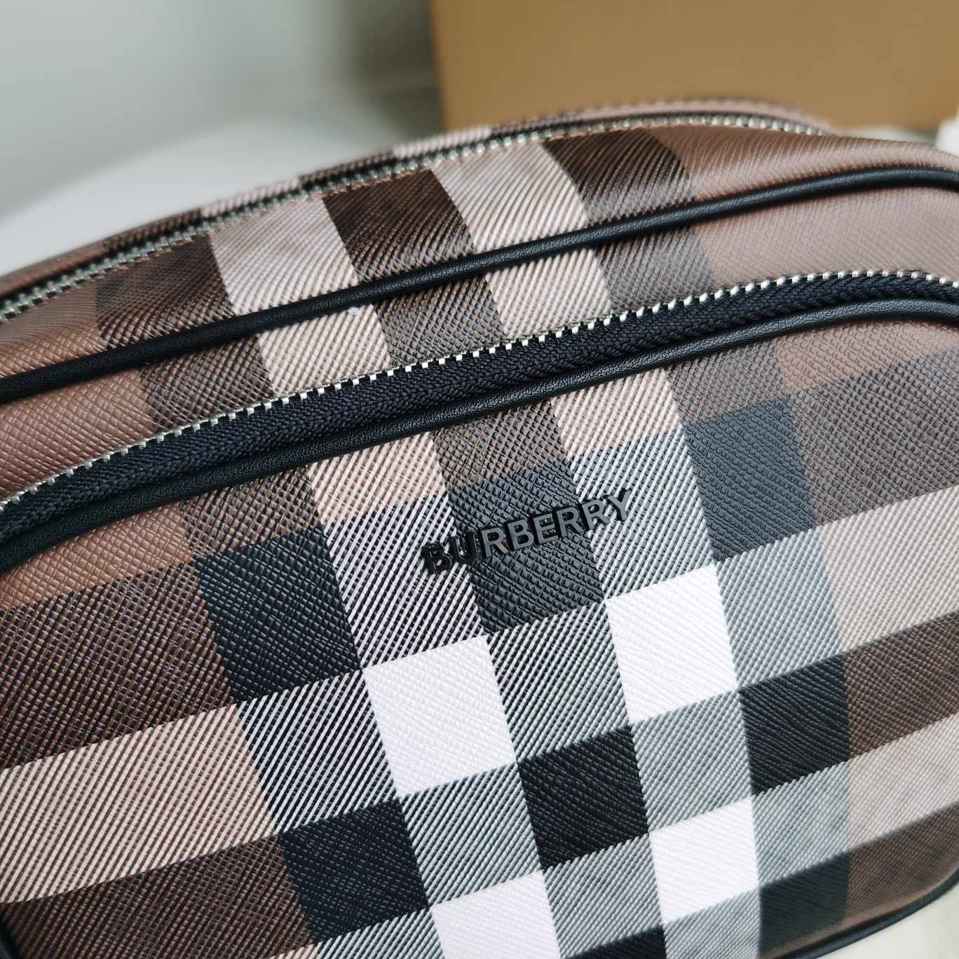 バーバリー「Burberry」チェック柄 スリングバッグ