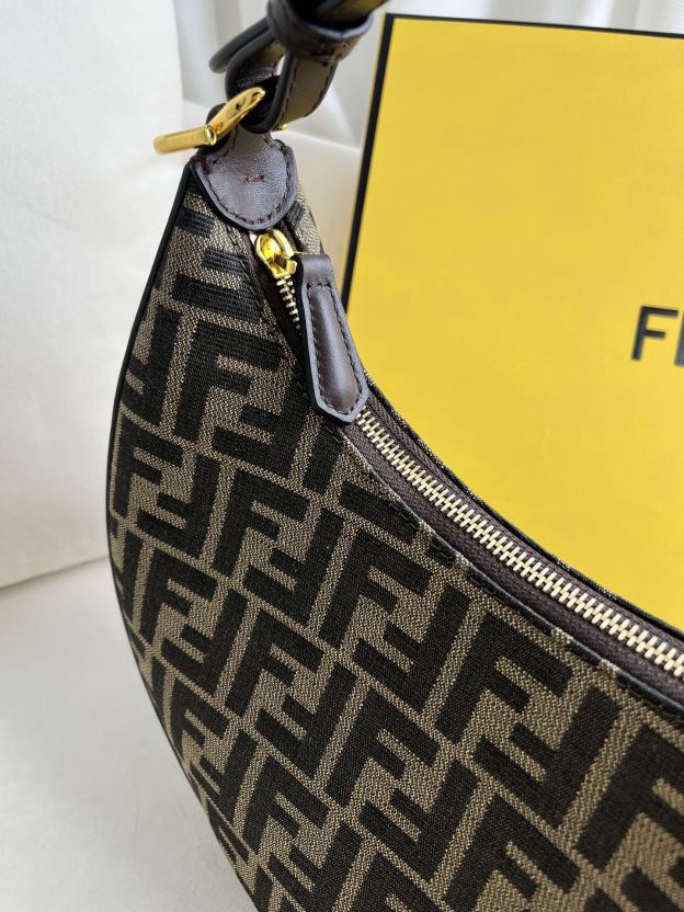 フェンディ「Fendi」  プラフィー アンダーアームバッグ