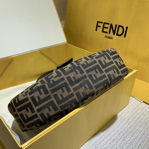 フェンディ「Fendi」 ヴィンテージ クレッセントバッグ
