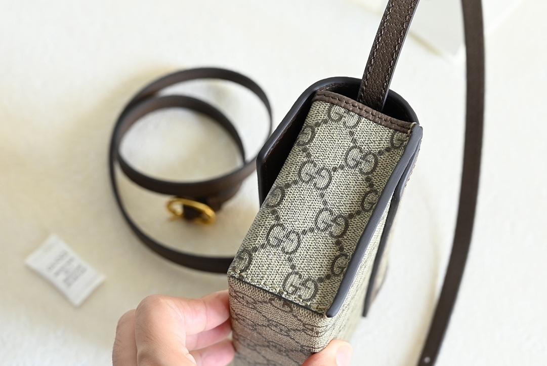 グッチ「Gucci」キャンバス ロックショルダーバッグ