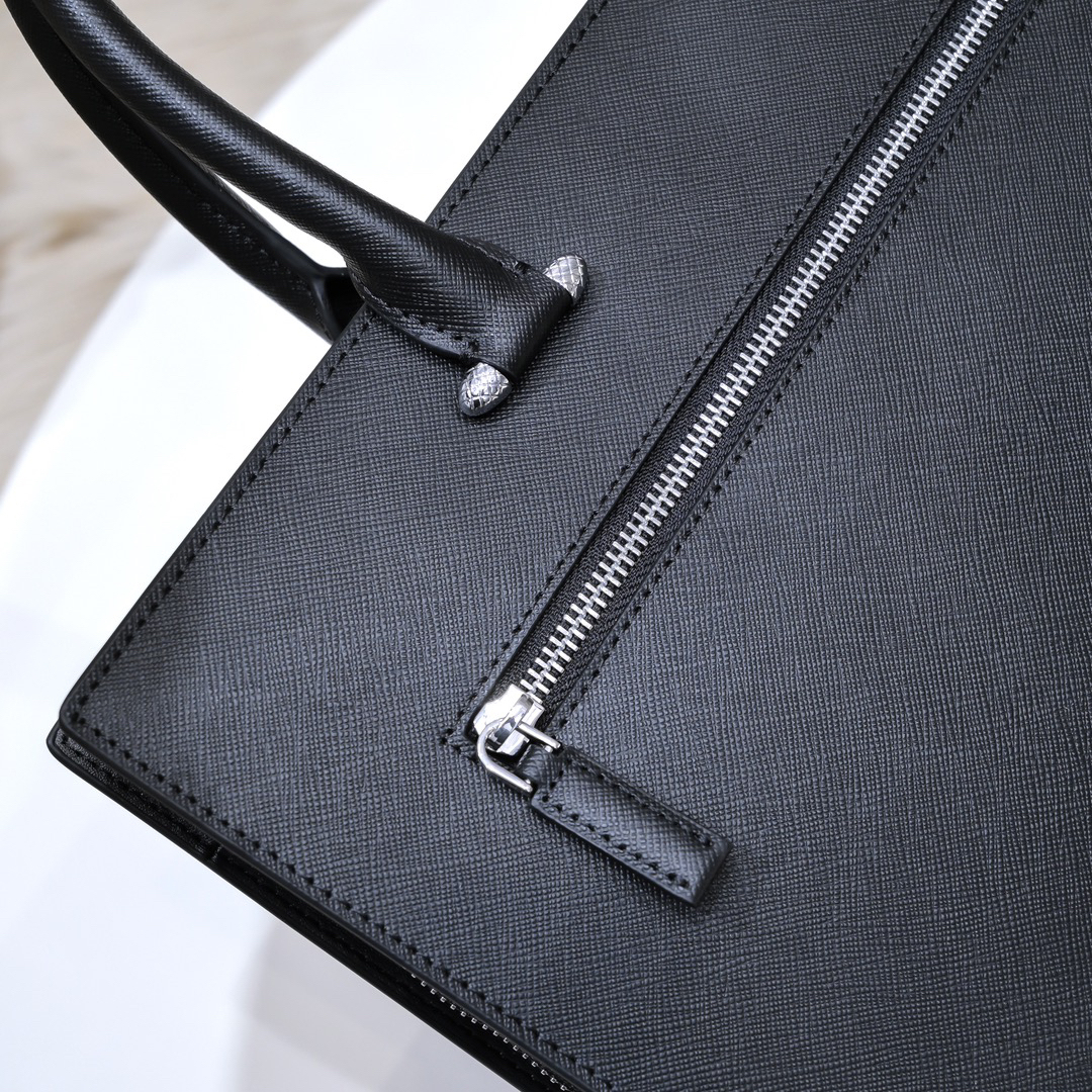 プラダ「Prada」Re-Nylon 2025 メンズ ビジネスバッグ