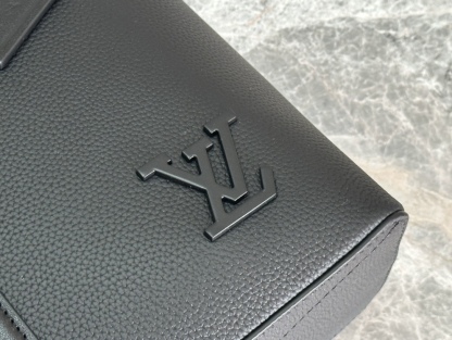 ルイ・ヴィトン「Louis Vuitton」LOCK IT TOTE バッグ