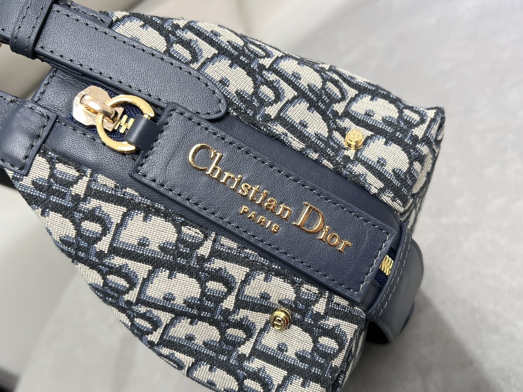 ディオール「Dior」オブリーク ミディアム ショルダーバッグ
