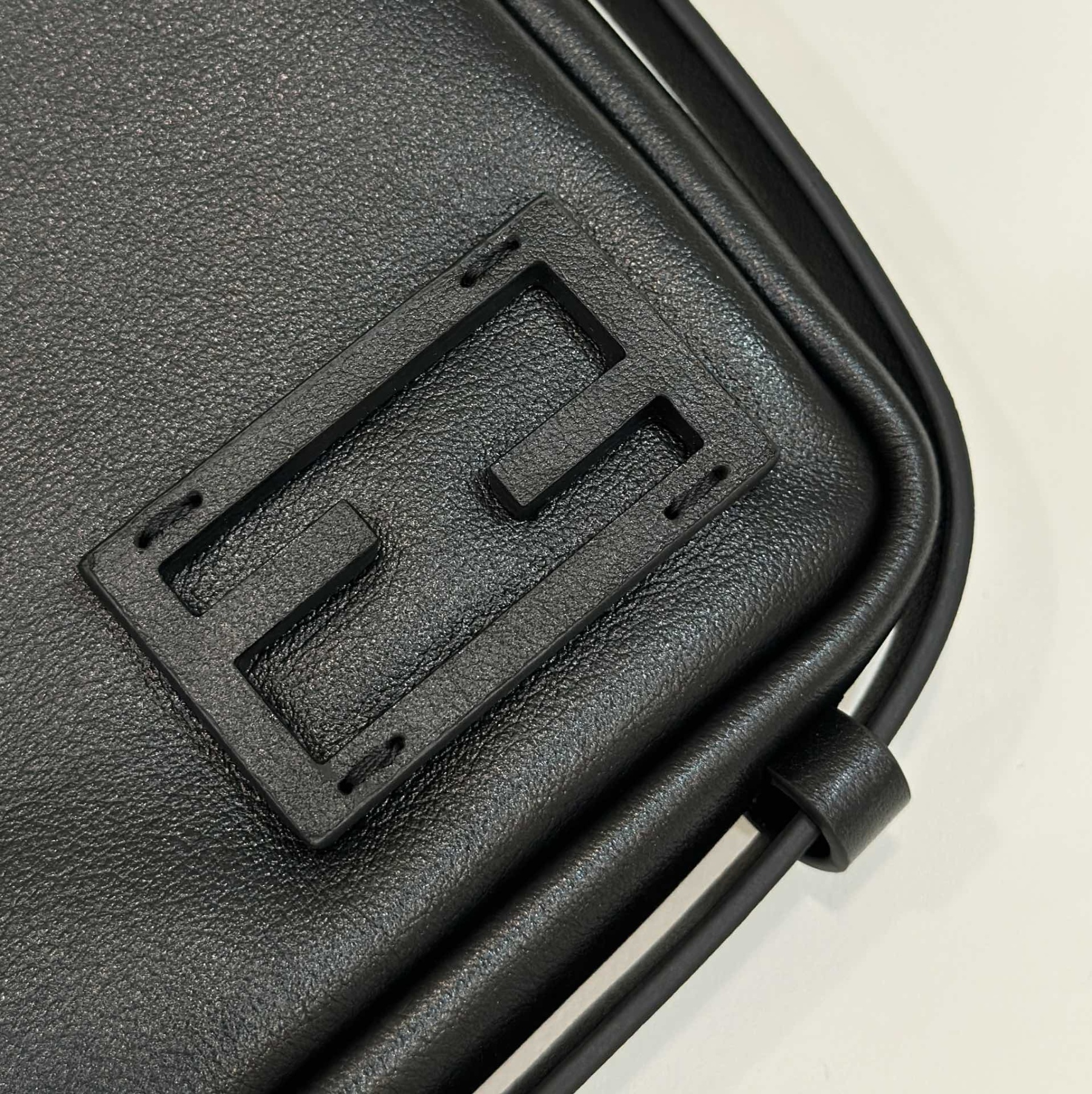 フェンディ「Fendi」Simy ショルダーバッグ