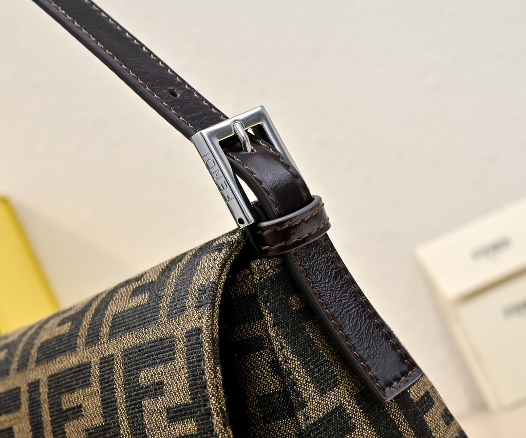 フェンディ「Fendi」vintage 法棍バッグ アンダーアームバッグ