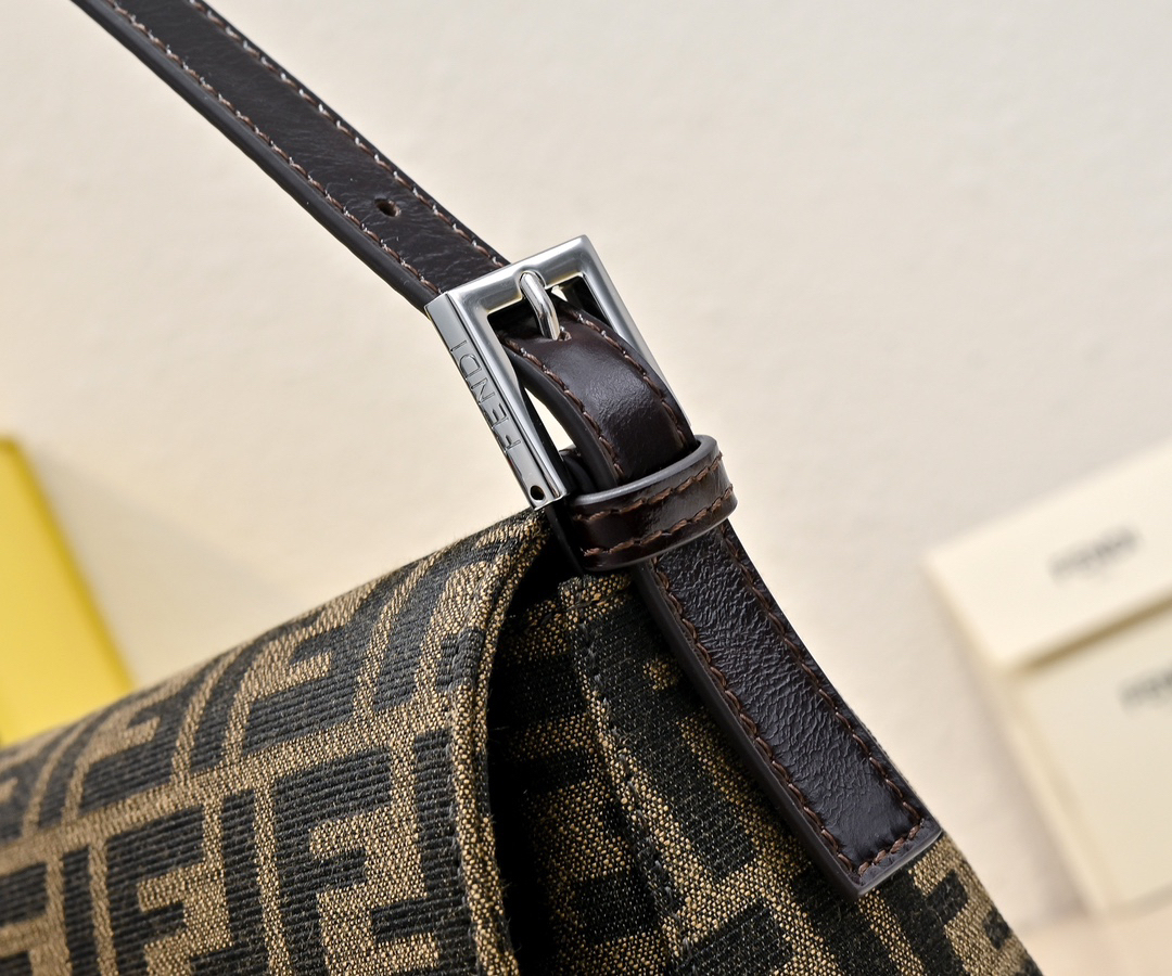 フェンディ「Fendi」vintage 法棍バッグ アンダーアームバッグ